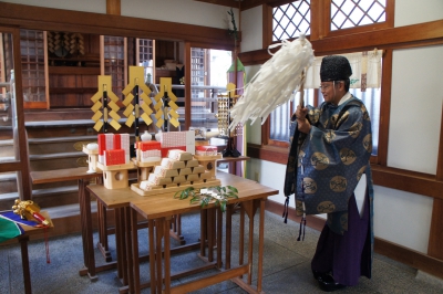 大切な方への新年の贈り物に “弥栄（いやさか）スイーツ”をどうぞ～幸福の象徴であるアーモンド菓子3種を特別パッケージで販売～