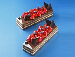 フルーツとチョコレートで表現された鮮やかな鯉のぼりアンリ・シャルパンティエの「タンゴ」が今年も発売