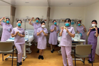 フィナンシェ 国境を超える：シンガポールの医療従事者へ寄贈