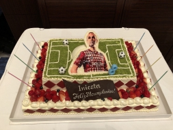 ヴィッセル神戸 イニエスタ選手へ誕生日ケーキをお届け
