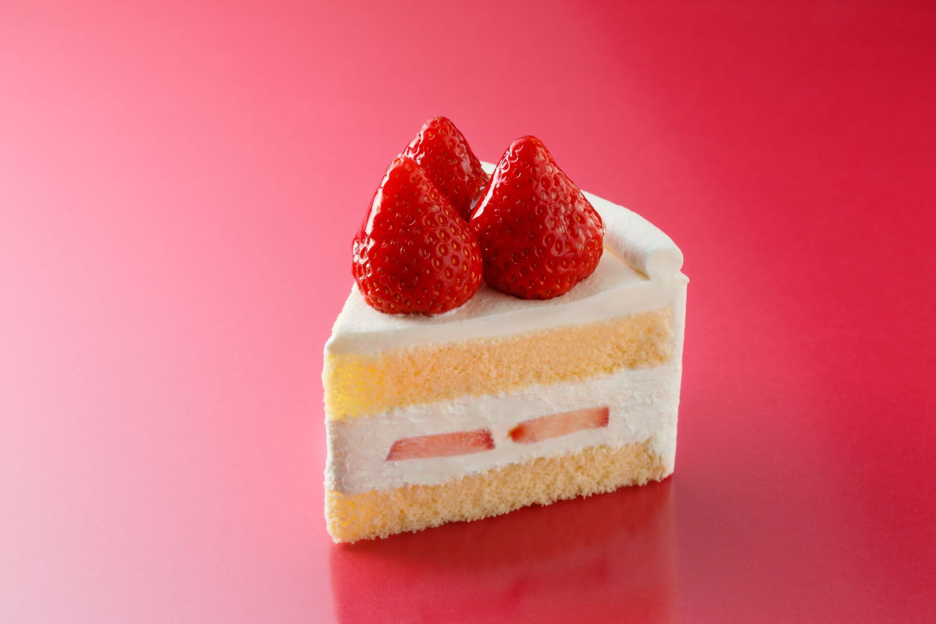 アンリ・シャルパンティエ の『ザ・ショートケーキ』がhungry go where「シンガポール国内の絶品ショートケーキ14選」に  選ばれました
