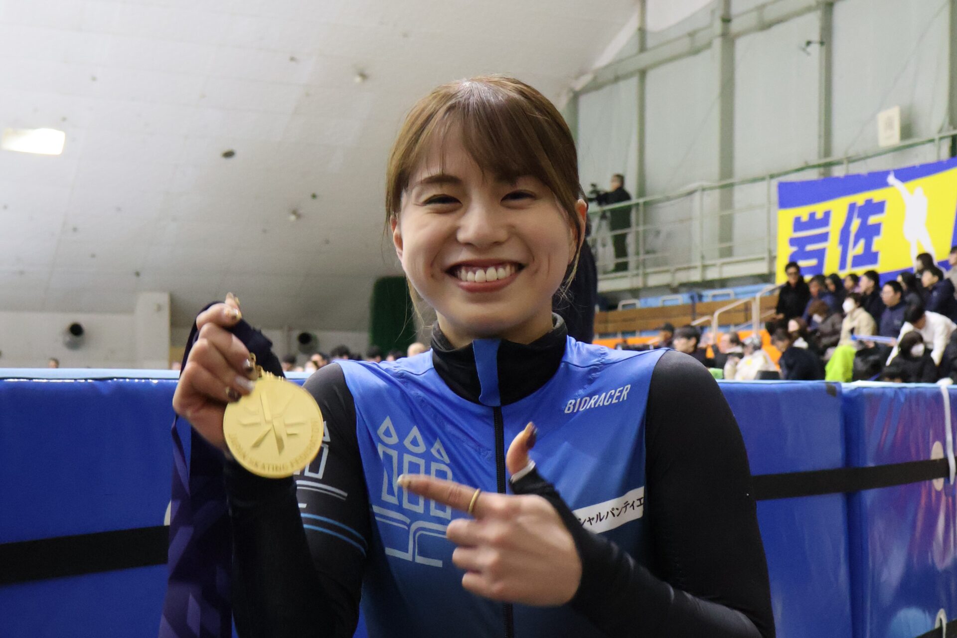 氷上競技部の長森遥南選手が全日本ショートトラック距離別選手権で1000m優勝